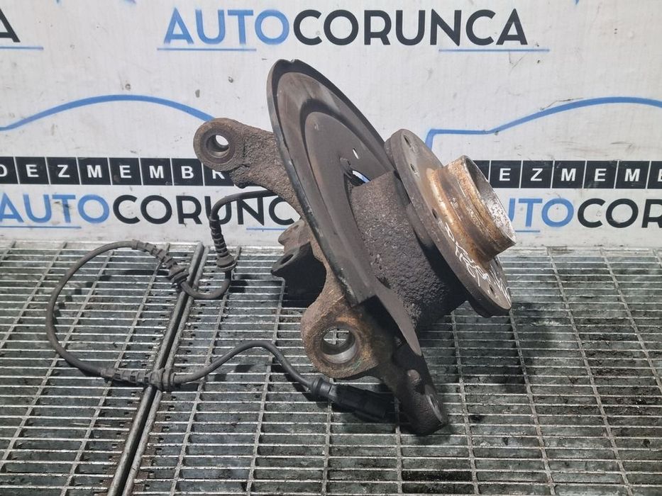 Fuzeta dreapta fata Dacia Duster II 1.6 Benzina 2018 - 2021 Manuala 6 Trepte H4M 738 ...