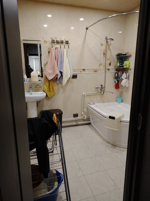 Продаётся 3х комнатная квартира. Миробадский район. Электпоаппарат.