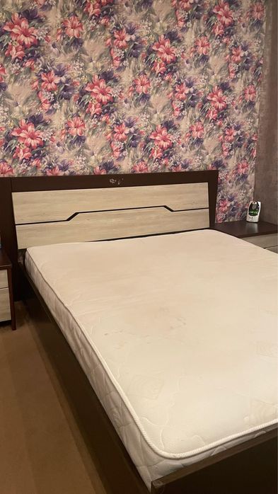 Двуспальная кровать