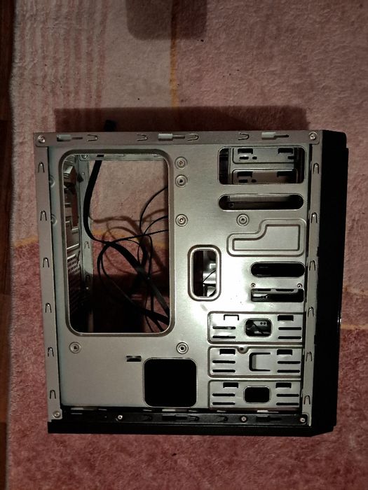 Vand carcasa pc buna