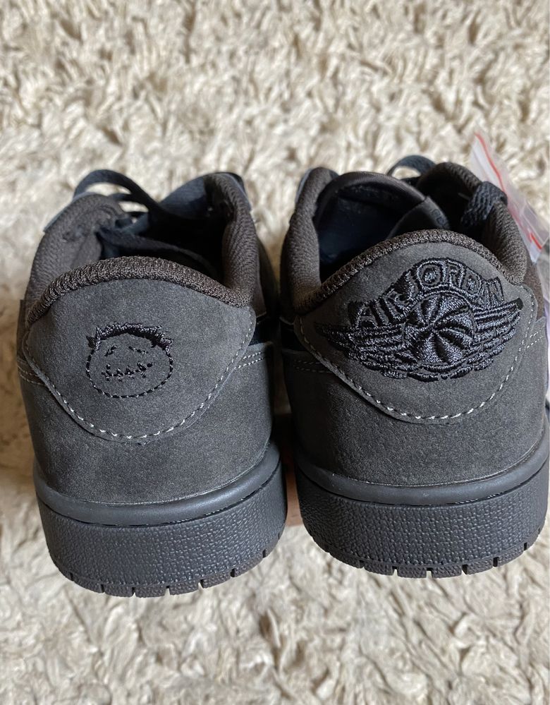 Nike Jordan 1 Low Travis Scott Velvet Brown 41 номер, чисто нови