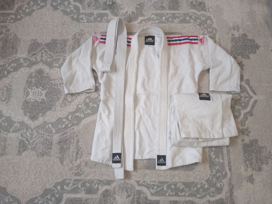 Продаю кимоно для дзюдо