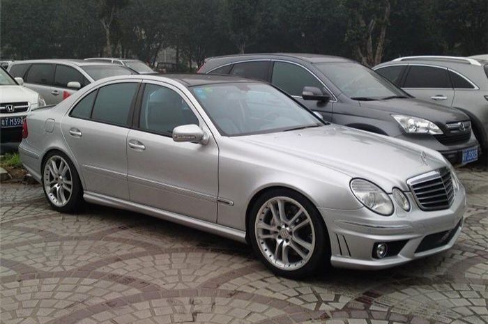 W211 E63amg пакет Facelift  броня прагове накрайници дифузьор решетка