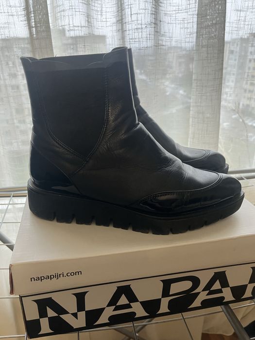 Много хубави боти естествена кожа