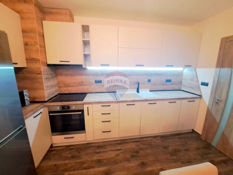 Дава се под наем Двустаен апартамент в Варна, Левски - 68 кв.м за 510 € - Снимка #3