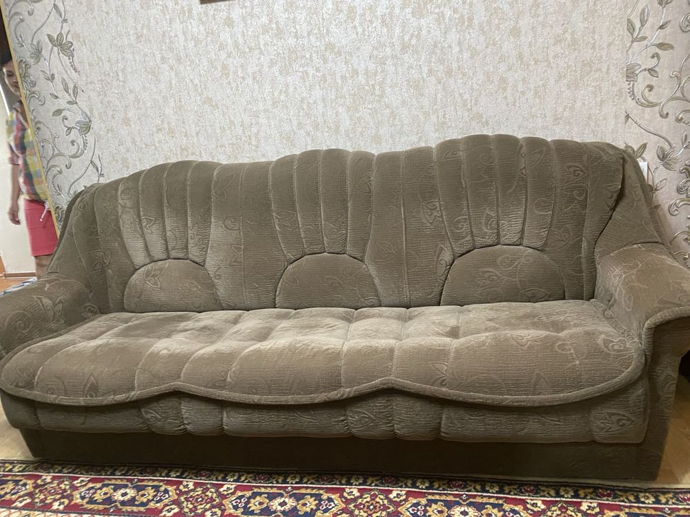 Продается диван хороший