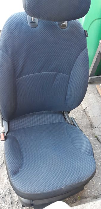 Vind piese fiat stilo 1.9jtd din 2003 originale,in stare f buna.