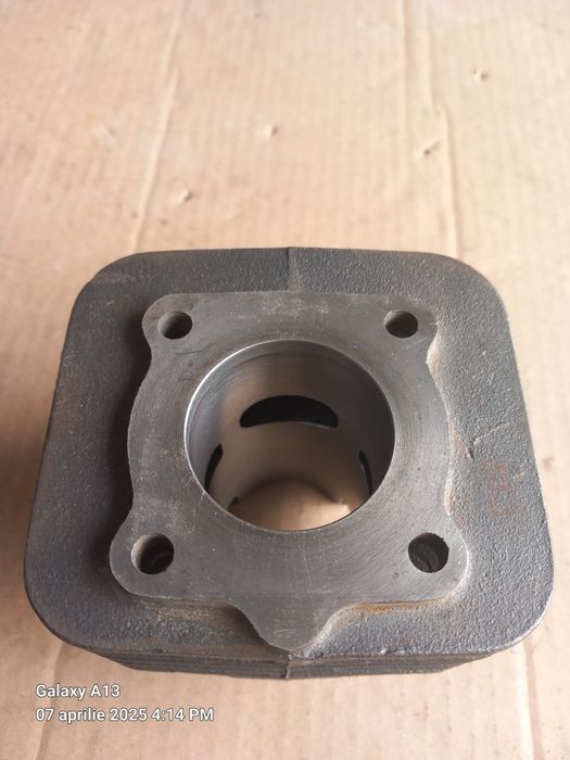 Cilindru piaggio zip,nrg/Far scuter.