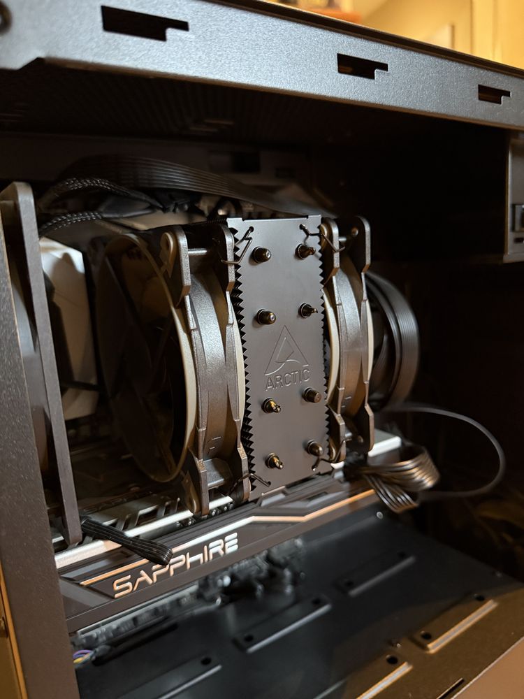 Компютър - workstation i9/32GB Ram/1TB SSD/ATI VGA ( съвместим с osx)