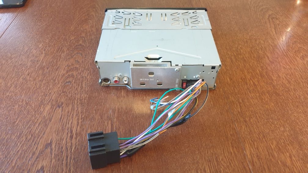 Авто плеър радио музика за кола JVC  CD MP-3 USB AUX