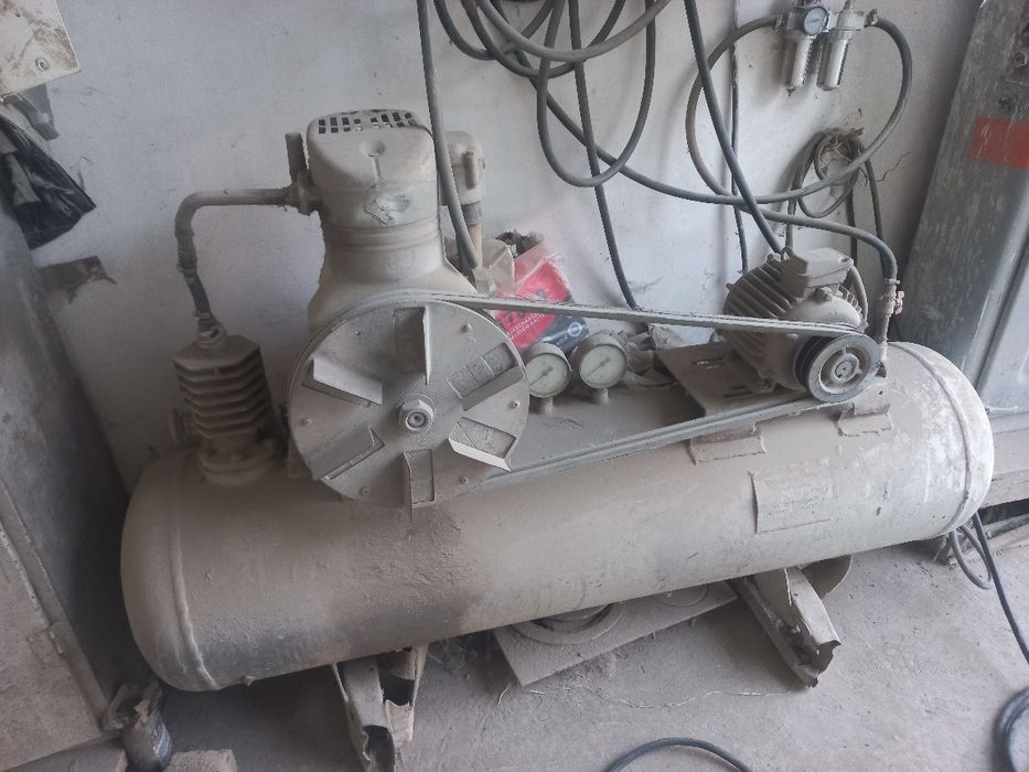 Компрессор сатилади