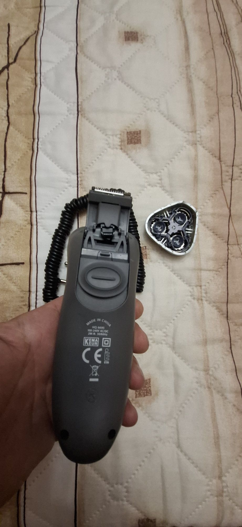 Електрическа самобръсначка philips