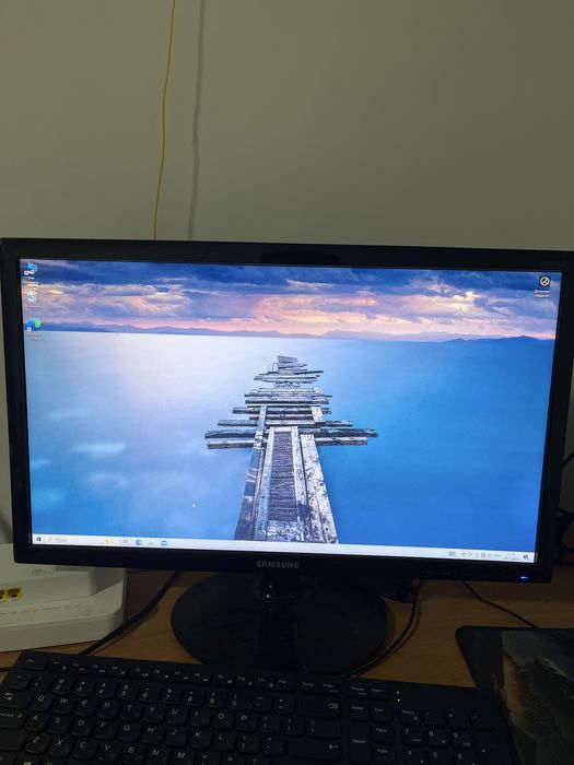 Lenovo AMD Athlon Silver 3050U with Radeon Graphics 2.30 GHz