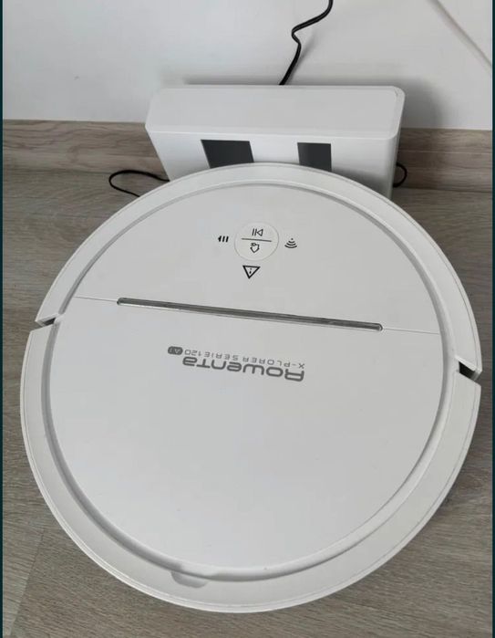 Vând aspirator robot