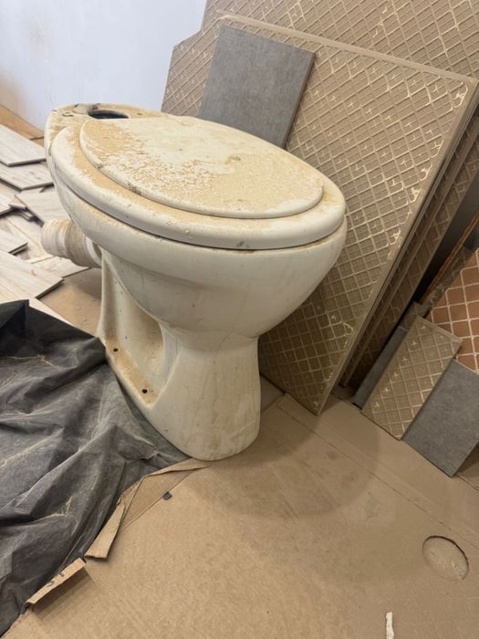 Унита!носилки и лопата