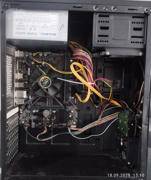 Кейс AvT процессор Intel core i3-8100 CPU 3.60GHz 8GB DDR4
Плата Gigab