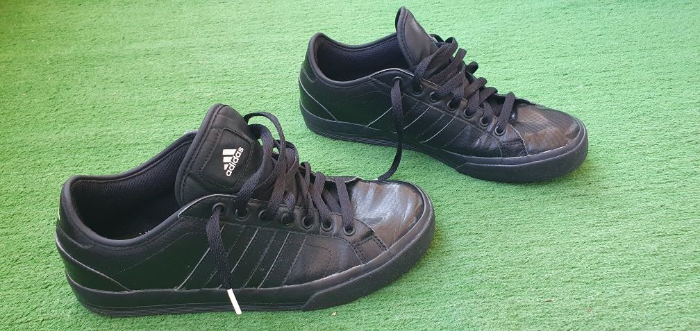 Tenisi ADIDAS marimea 43