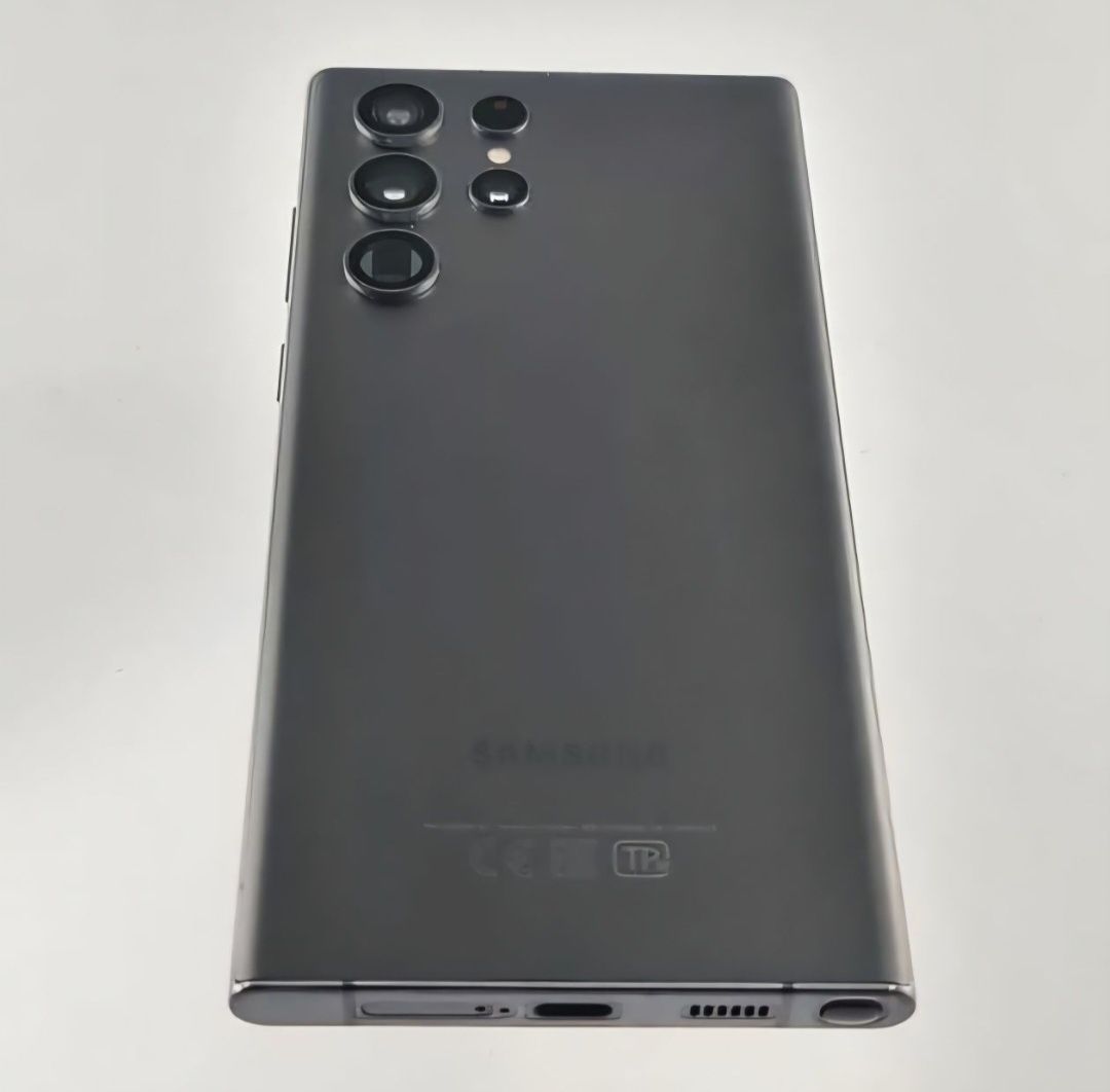 Samsung Galaxy S22 Ultra ОТЛИЧЕН