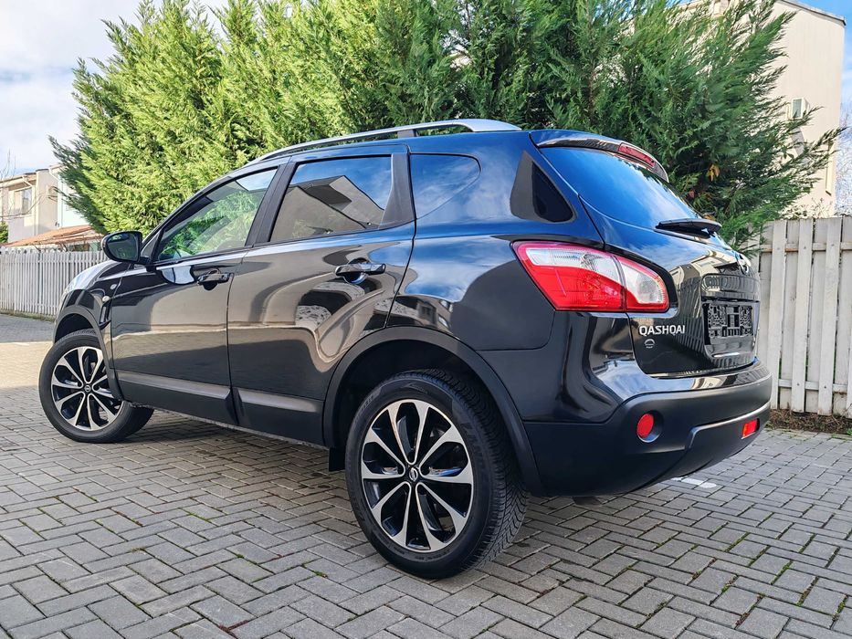Nissan Qashqai 4x4 DCI Euro5NaviPanoramicCmrMasalierClimaJanteBicolore