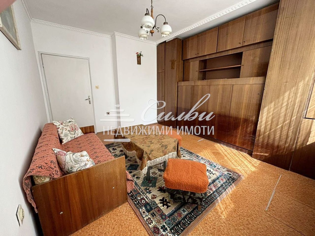 Дава се под наем Двустаен апартамент в Шумен, Център - 75 кв.м за 244.8 € - Снимка #2
