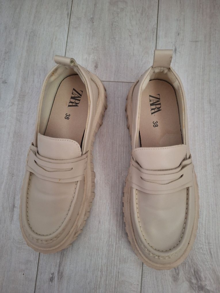 Pantofi loafer mocasini