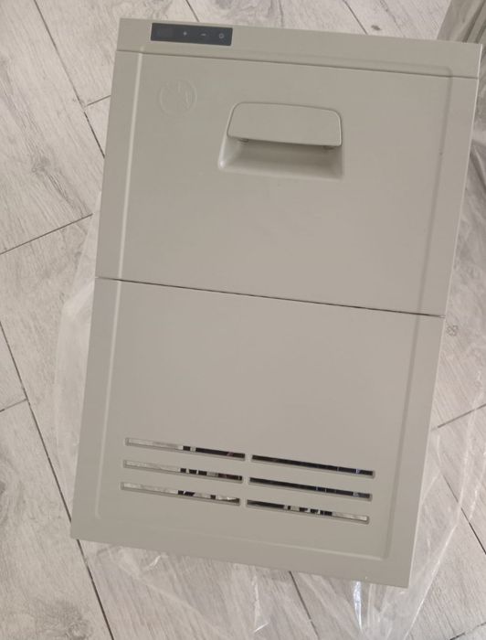 Vînd frigider volvo