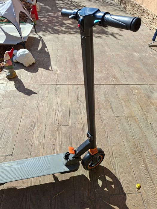 Trotineta KuKirin S1 Pro pentru piese sau cine doreste sa o repare