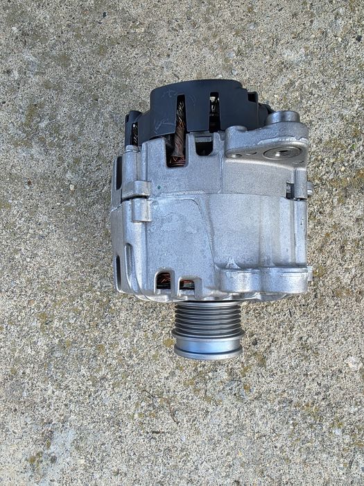 Vând alternator nou original  Valeo cod 05E903026K