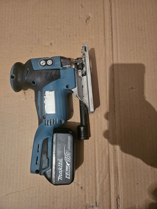 Pendular Makita DJV181