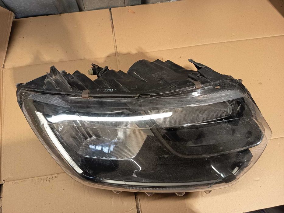 far dacia duster dreapta