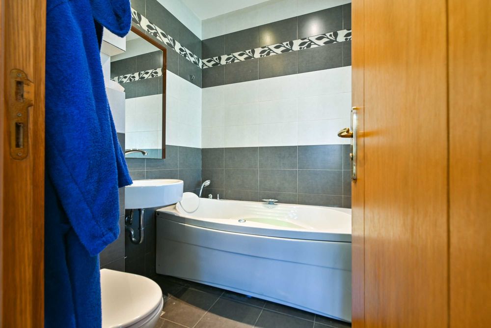 Продава се Едностаен апартамент в София, Студентски град - 75 кв.м за 2120 €/кв.м - Снимка #13