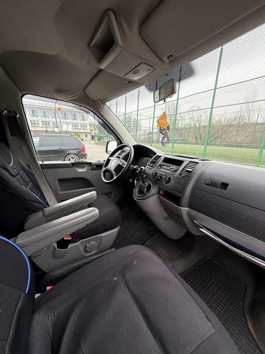 Vând Volkswagen Transporter T5 1.9 manual , 5 locuri