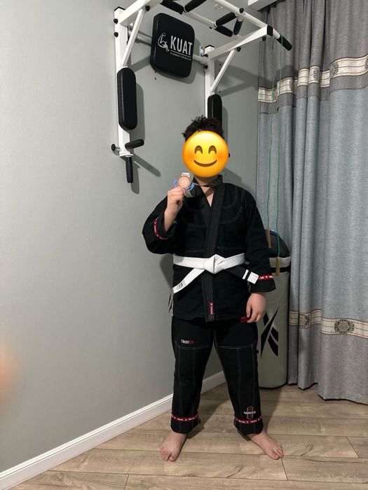 Продам кимоно! Оригинал заказ из Европы!