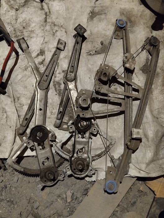 Стеклоподьемники Мерседес 190 комплект