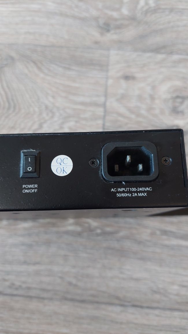 Коммутатор AiP-8G15