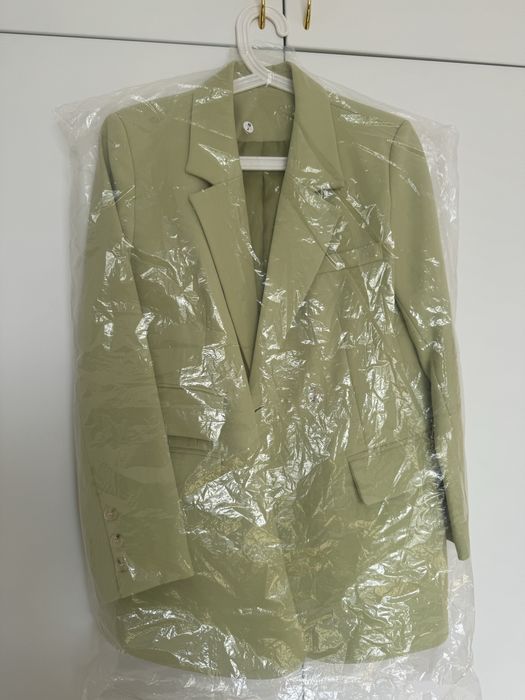 Стильный красивый пиджак