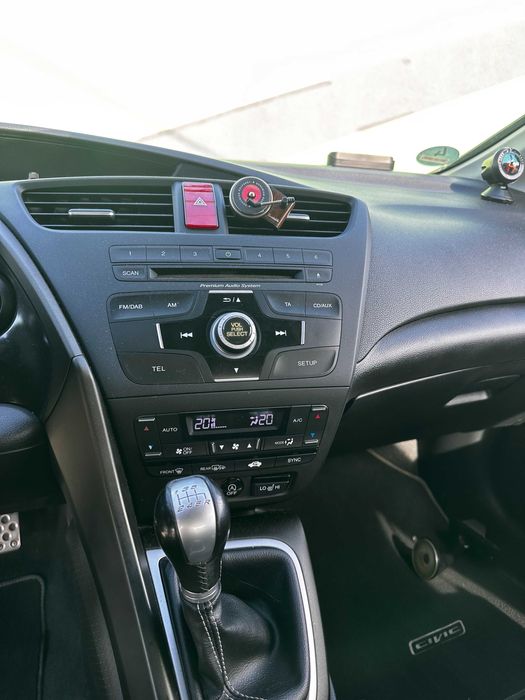 HONDA CIVIC 1.8 Lifestyle • 141 CP • 2014 • Germania • Sistem audio!