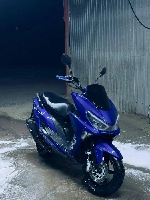 Maxi скутер 150 куб