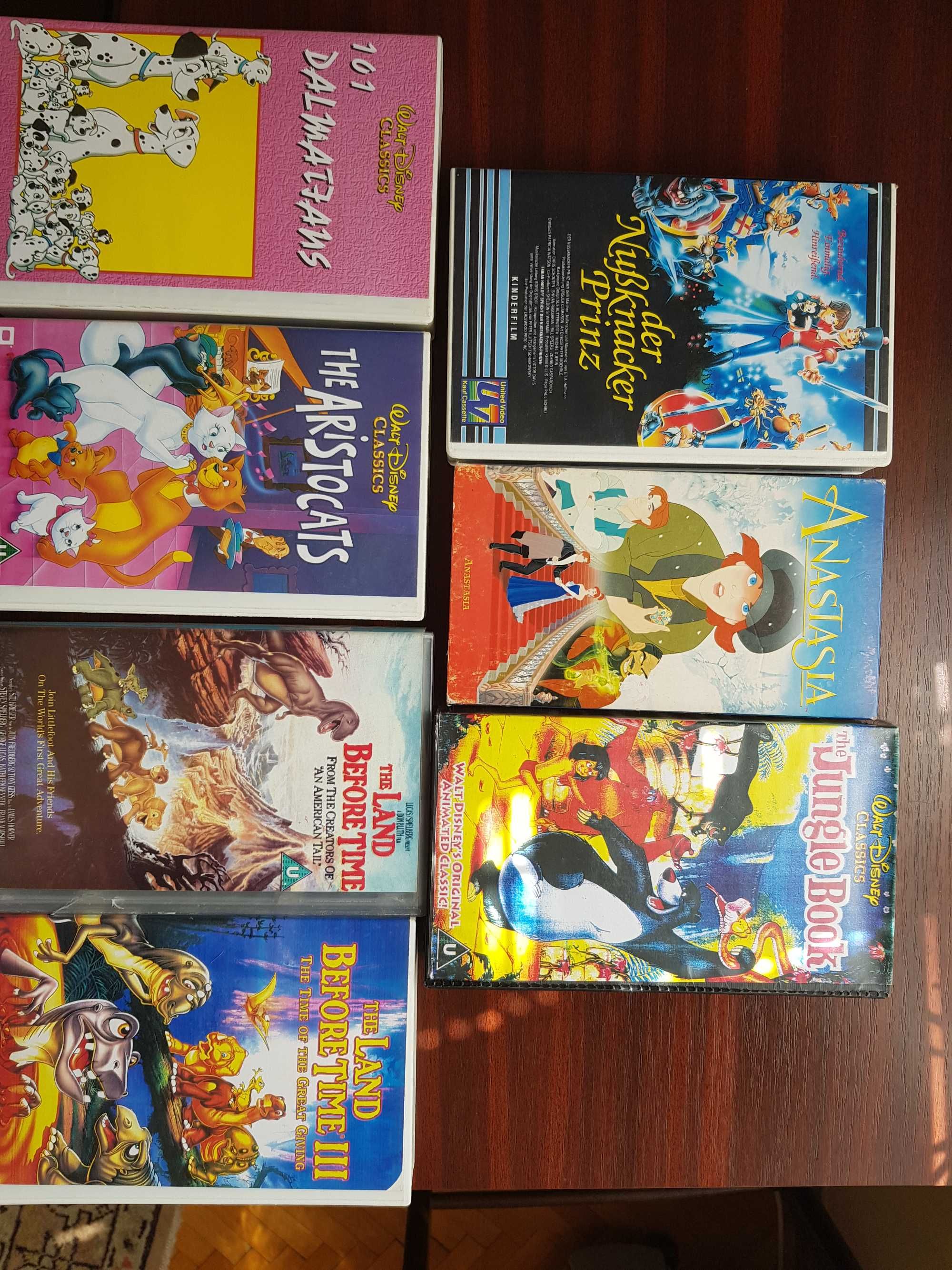 VAND pentru colectionari Video Player SHARP + casete VHS originale