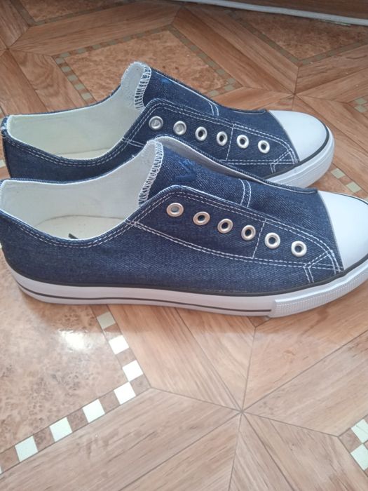 Продам обувь новая