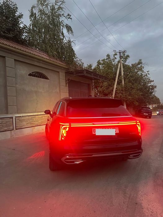 HongQi elektromobil 2022 yil 93000 yurgan