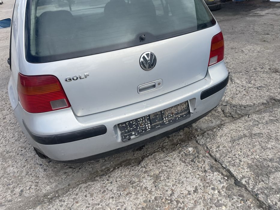 Vw golf 4 1.4 16 v 75 кс само на части
