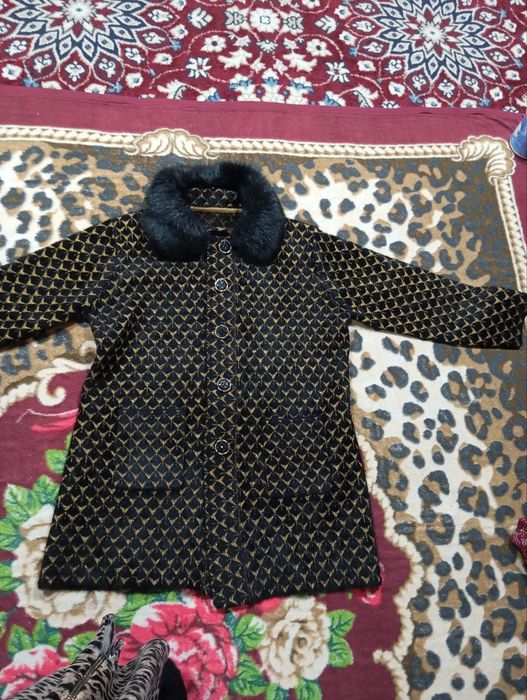 Жемпир размер 54  нархи 200 Минг