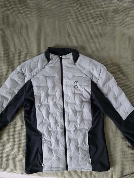 Jacheta alergare On Cloud Climate Jacket S