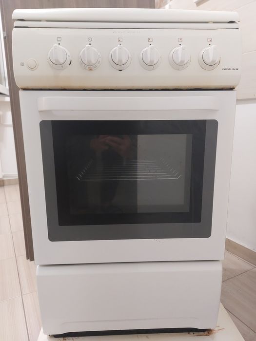 Aragaz Electrolux EKG501104W , 4 arzatoare, Gaz, Ceas avertizor, Alb