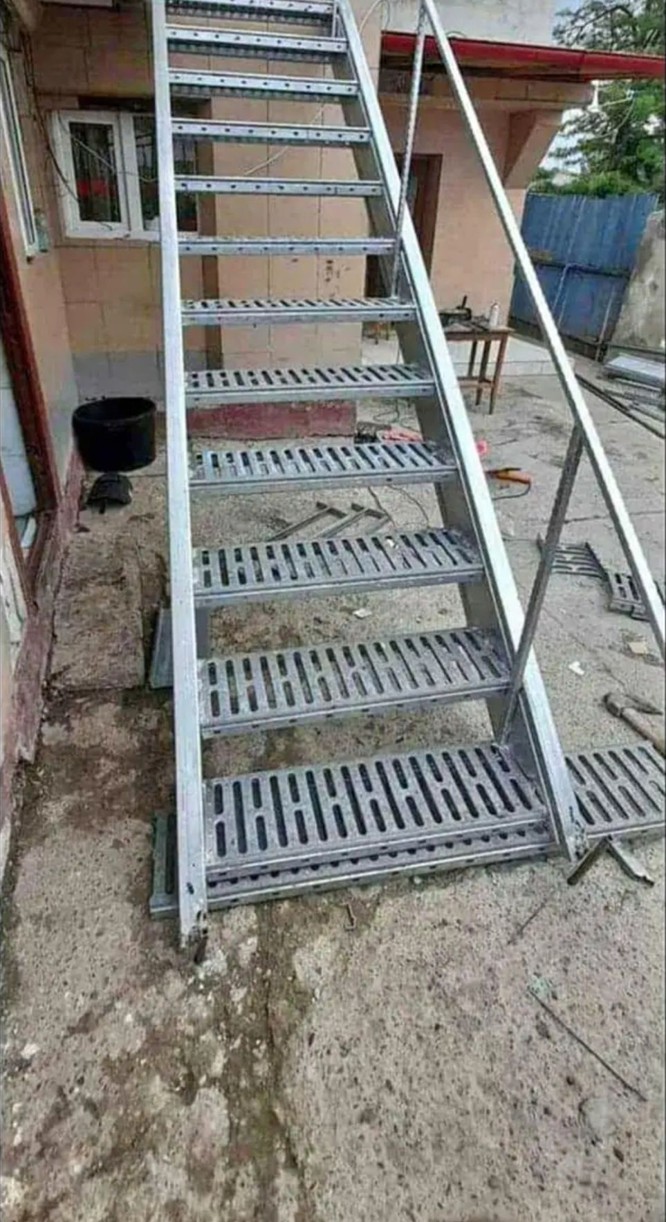 Scări metalice galvanizate