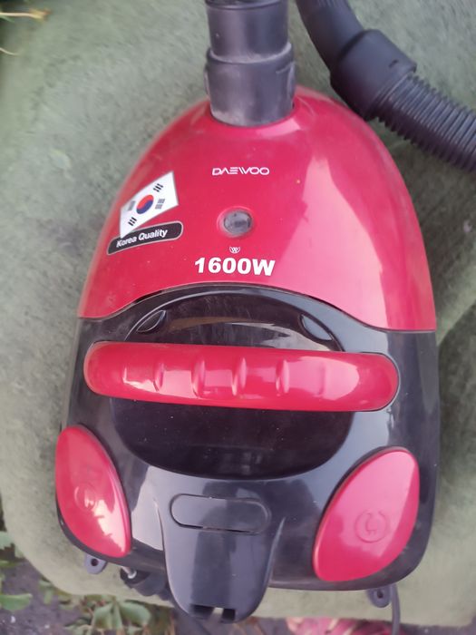 Продам пылесос 8 000