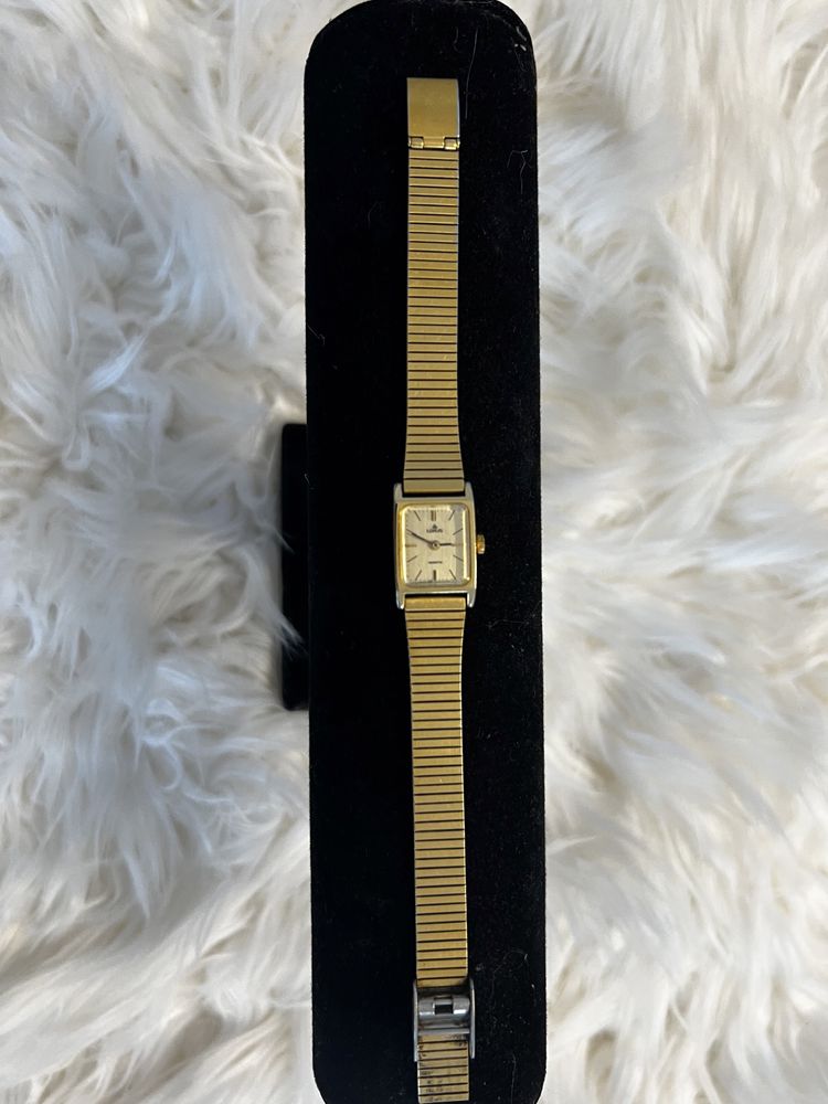 Lorus by Seiko Gold Tone Ladies Quartz watch 15mm Vintage 80's V236-50