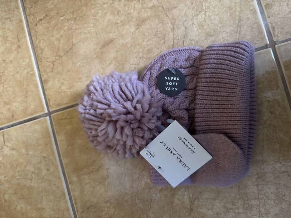 Caciua cu manusi bebe 6-12 luni noua cu ericheta