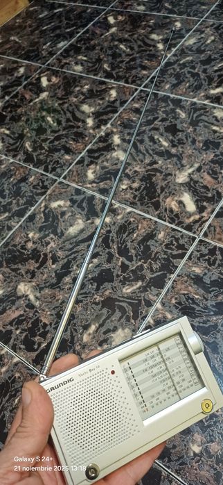 Aparat de radio Grundig Yacht Boy 10